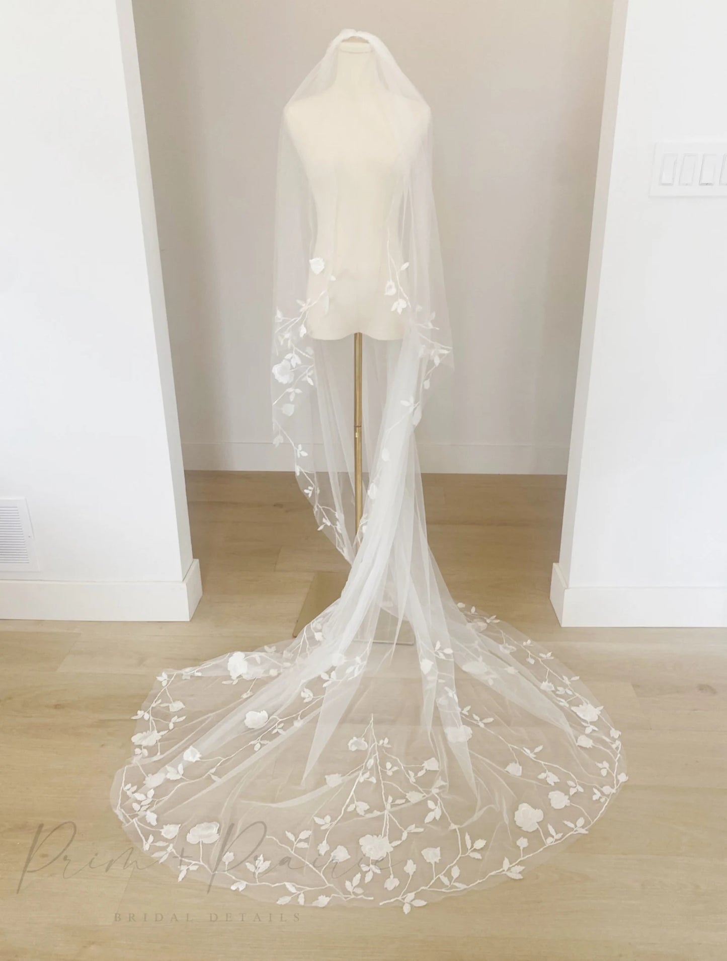 • LYRIC • floral lace bridal veil