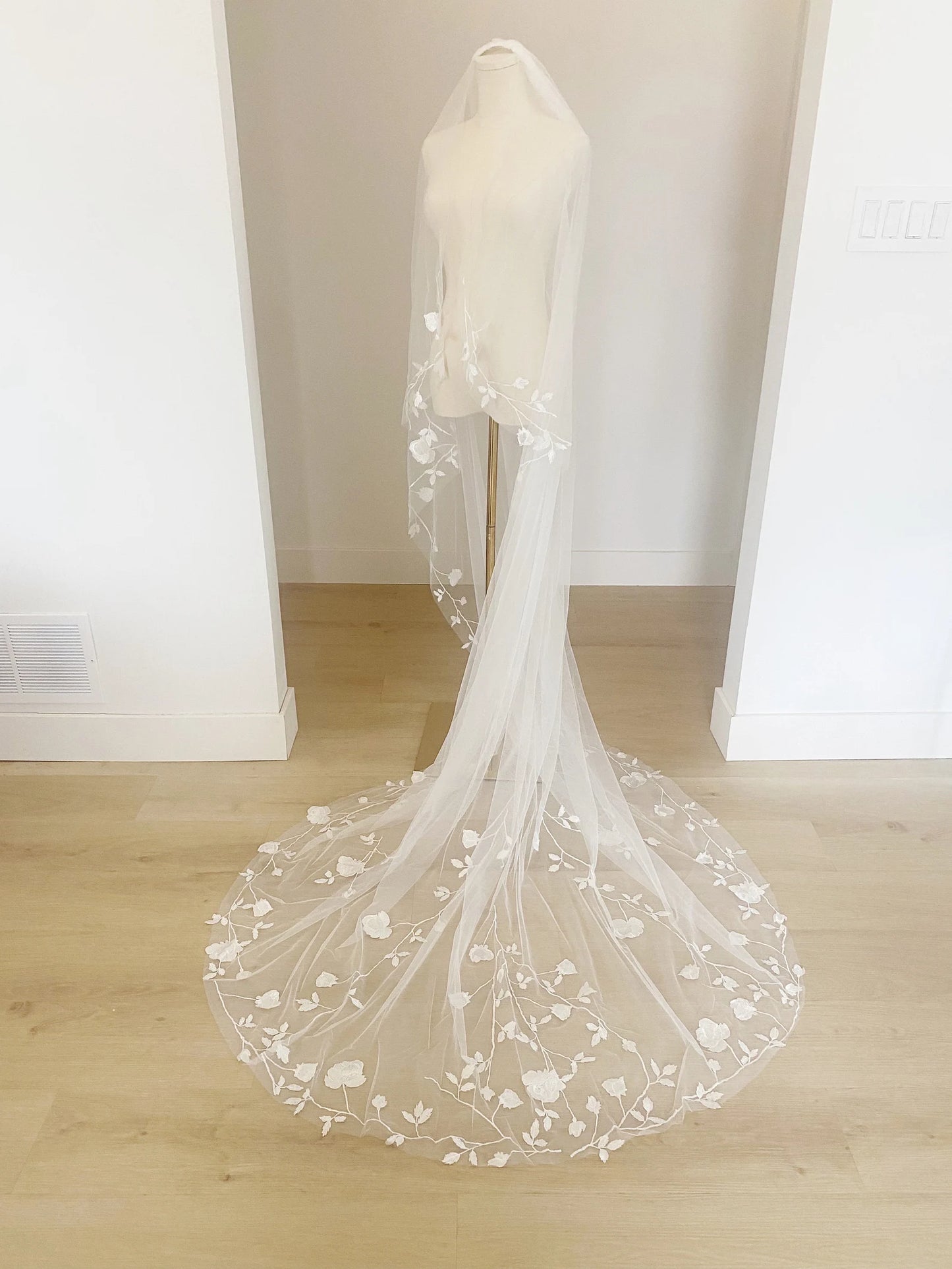 • LYRIC • floral lace bridal veil